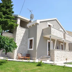 Lucica Vendégház Trogir